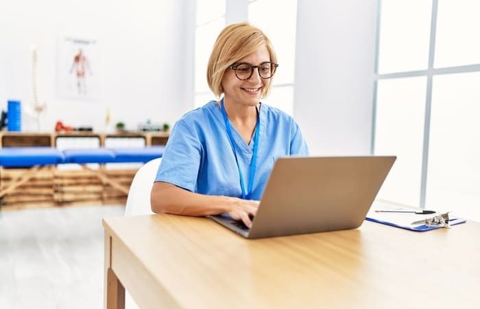 Fisioterapia online: saiba como funciona e quais são os benefícios