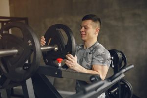como montar um treino de musculação